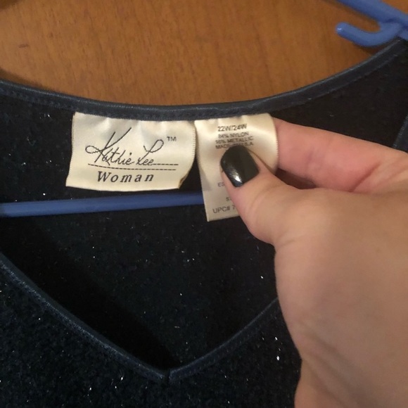 Woman’s Kathy Lee blouse - Picture 3 of 3
